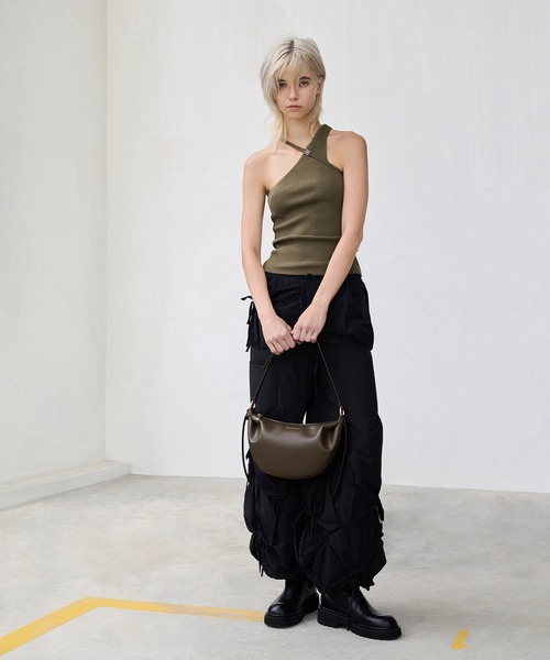 追跡★Charles&Keith Caia ダブルストラップ ショルダーバッグ CHARLES ＆ KEITH ショルダーバッグ バッグ Caia カイア カーブ