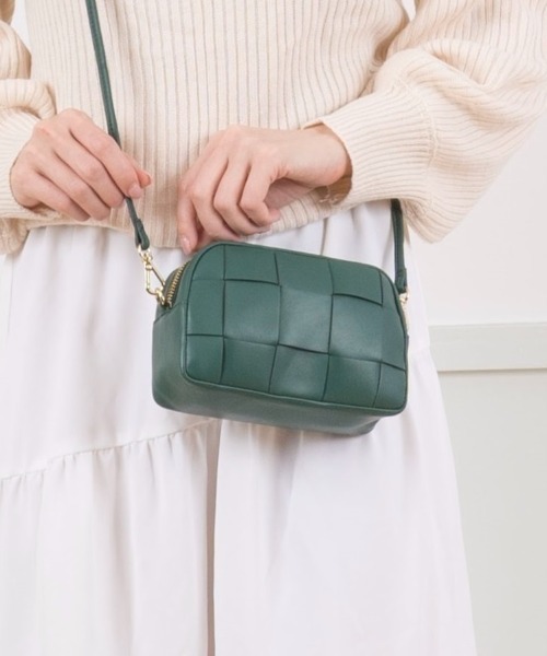 ショルダーバッグ バッグ 「Pua Moena」シープスキン メッシュ