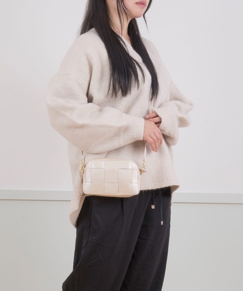 ショルダーバッグ バッグ 「Pua Moena」シープスキン メッシュ