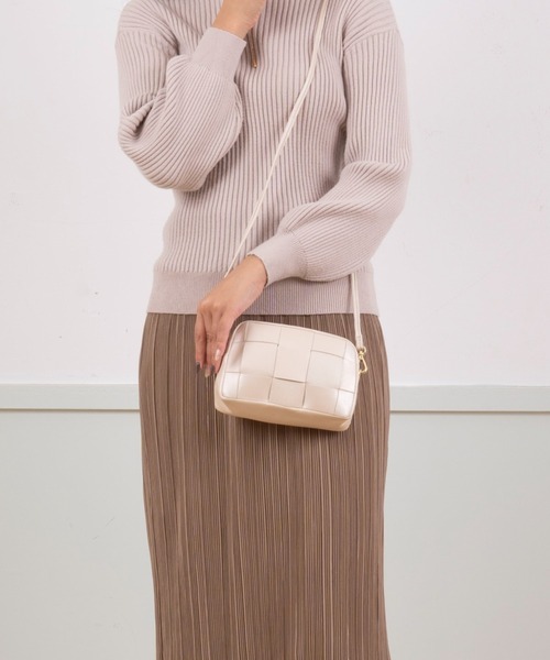 ショルダーバッグ バッグ 「Pua Moena」シープスキン メッシュ