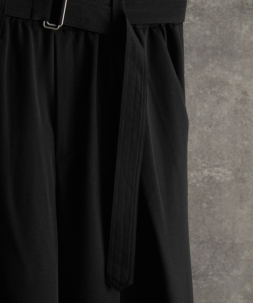 two tuck belt ’hakama’ wide slacks ブラック系 two tuck belt 'hakama' wide slacks（スラックス）｜ADRER