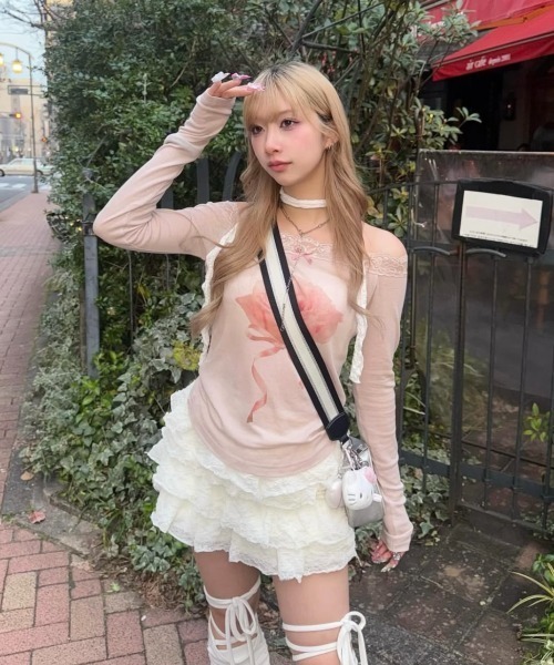 tシャツ 「nmtc+」rose off-shoulder long sleeve T レディース