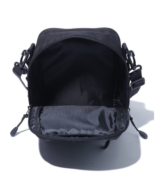 XLARGE（エクストラ ラージ） ショルダーバッグ SQUARE SHOULDER BAG