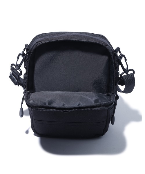 XLARGE（エクストラ ラージ） ショルダーバッグ SQUARE SHOULDER BAG