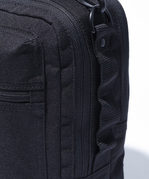 XLARGE（エクストラ ラージ） ショルダーバッグ SQUARE SHOULDER BAG