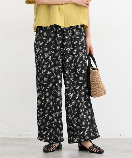 美品　バーバリー　Ladies Honey Printed Pants総柄パンツ Angie Women's Wide Leg Pants with Lace Inserts, Black at