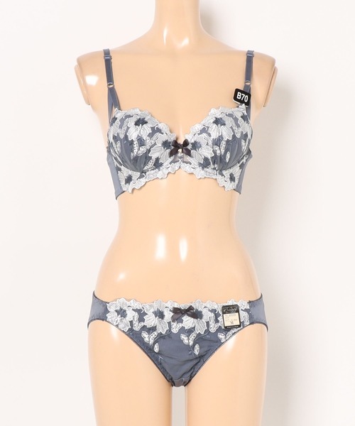 Sanei ブラジャー ショーツセット 「美谷間＆丸胸を叶える！ナチュ盛り