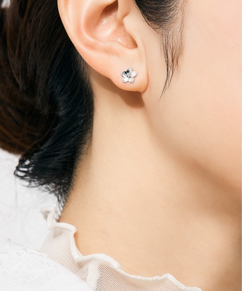 Jewel closet by L&Co. ピアス K10 ホワイトゴールド フラワー
