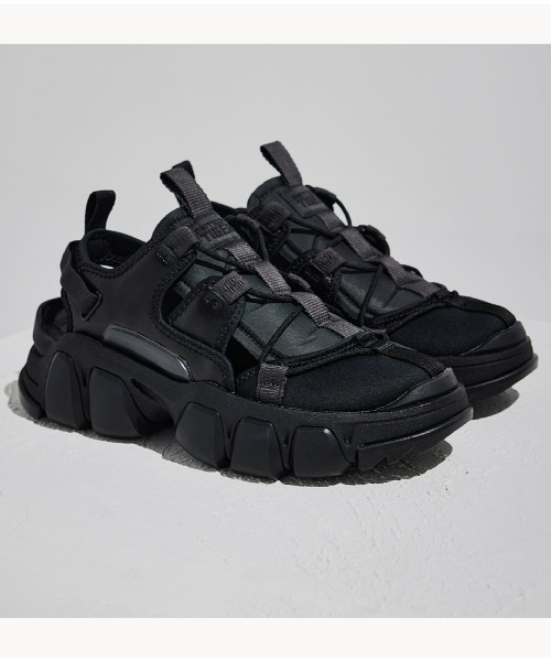 「ONITSUKA TIGER YELLOW COLLECTION」 フラットサンダル 24 ブラック レディース_画像3