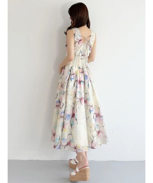 ワンピース フラワータックギャザーワンピースの画像