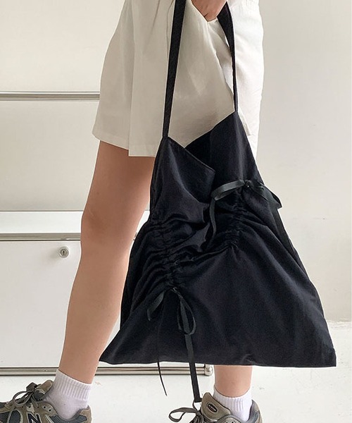 LA VORAGINE（ラ ヴォラジネ） トートバッグ 巾着ギャザーリボン