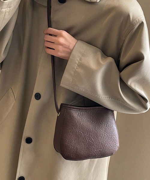 DAY CLOSET ショルダーバッグ バッグ ワンマイルなサイズ感。合皮 