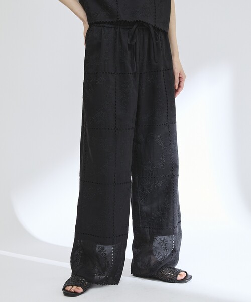 新品、美品。サイズ合わず手放します。 セール】 ライトダブルクロスクロップドパンツ （スラックス