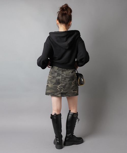 SPINNS（スピンズ） スカート ベルト付きツイルタイトスカート/カモ柄