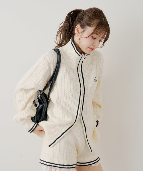 美品 フーズフーチコ ニットプルオーバー Chico（チコ） ニット セーター 「新色追加/2WAY」ブローチ付きVネック