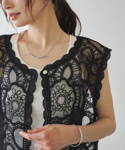 Shelly island（シェリーアイランド） ベスト ジレ オーガンジー刺繍