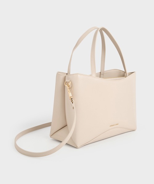 【未使用】CHARLES & KEITHカゴバッグ ホワイト×ベージュ A4可 未使用】CHARLES & KEITHかごバッグ ホワイト×ベージュ A4可