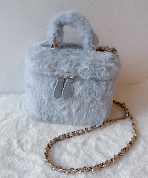 【PARFOIS】ファー ショルダーバッグ 226744 Shoulder bag with chain and fur effect Black | Parfois Portugal