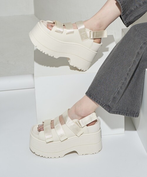 UGG GoldenRise すぐ届く！ UGG Australia サンダル GOLDENRISE アグ ゴールデンライズ
