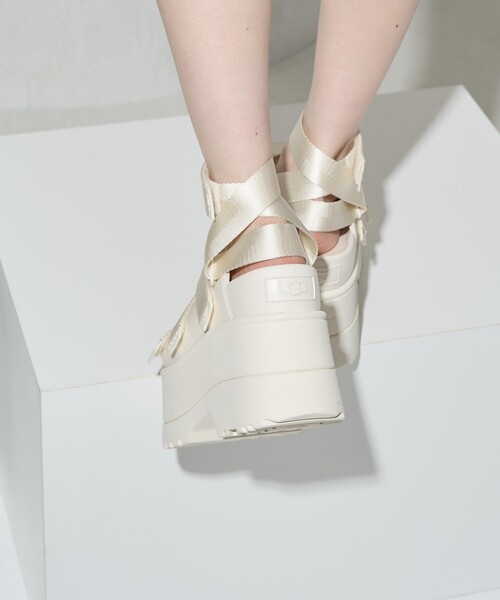 アグ　UGG ゴールデンライズ　ホワイト　24㌢ アグ UGG ゴールデンライズ ホワイト 24㌢ 靴