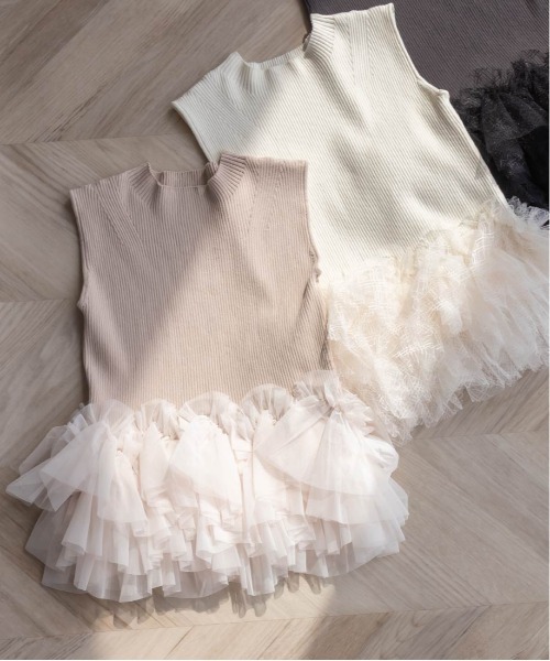 専用♡ カナダ百貨店購入 ティアードフリルのふんわりスリーブニット NATURAL BEAUTY BASIC ニット セーター 透かし編みフリルニット