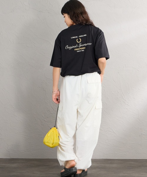 tシャツ 「FRED PERRY/フレッドペリー」 別注 ORIGINAL SPORTSWEAR バック刺繍ロゴTシャツ レディース メンズの画像
