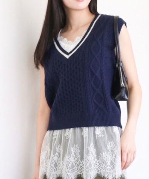 COS 今季完売　ディープVネックノースリーブベスト　超美品 COS” DEEP V-NECK SLEEVELESS TOP BLACK (COS/ベスト・ジレ) 73429335