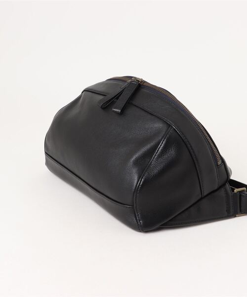 美品⭐️genten ゲンテン　ボディーバッグ　ブラック genten ショルダーバッグ バッグ エキップライト ボディーバッグ