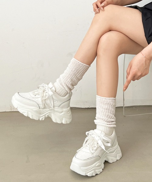 厚底パールスニーカーボリュームバックルカジュアルおしゃれ Shoes in Closet スニーカー 軽量厚底 2WAY パールリボン