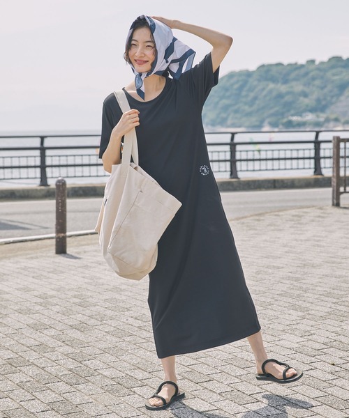 Freckle Seoul グレー　ワンピース パフスリーブ Freckle Seoul グレーワンピース パフスリーブ