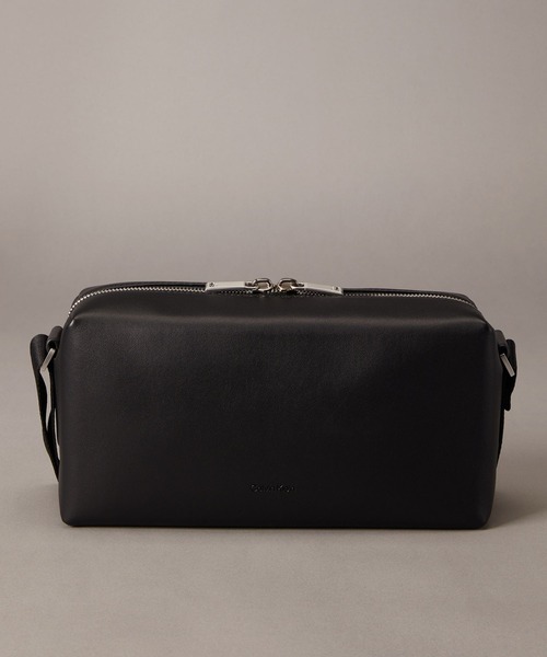 Calvin Klein（カルバン・クライン） ショルダーバッグ インセット