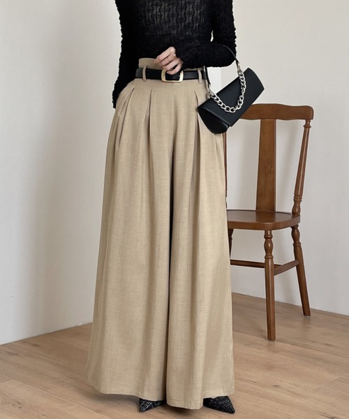 ❤️新品・タグ付き❤️【フローティング】スラックス GeeRA スラックス パンツ 春夏 にぴったり！インタック