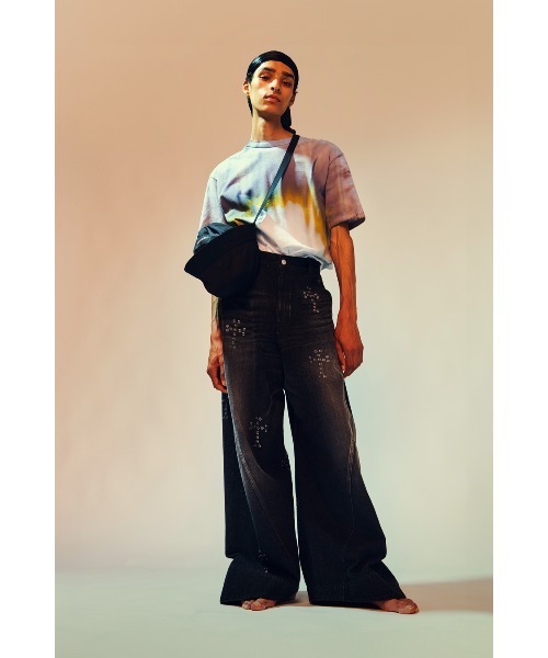 ジーンズ YUKI HASHIMOTO BAGGY TWISTED JEANSWITH CROSS RIVET