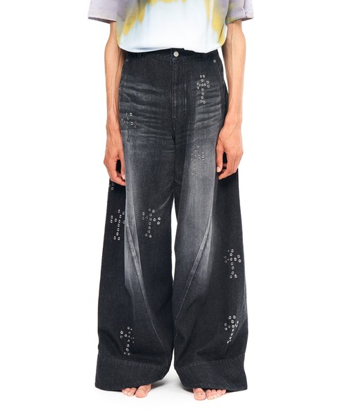 なおゆきページ ジーンズ YUKI HASHIMOTO BAGGY TWISTED JEANSWITH CROSS RIVET