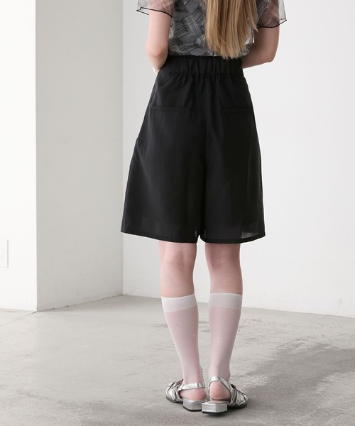 専用　黒のキュロットパンツ 大きなポケット付き トレンドライクな美シルエット。ボリュームフロントタック