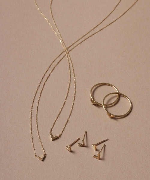 Lilas ピアス 「WEB限定」Vラインダイヤピアス K10(両耳) レディース