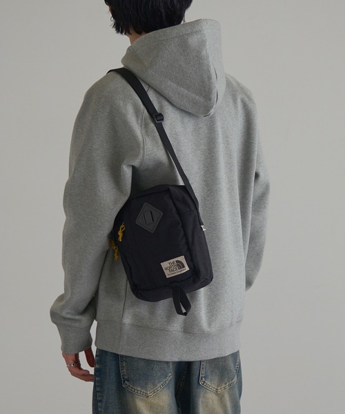 ノースフェイス　ショルダーバッグBERKELEY CROSSBODY セール】バークレー クロスボディバッグ Berkeley Crossbody