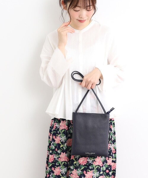 LAURA ASHLEY（ローラアシュレイ） ショルダーバッグ バッグ 「牛革