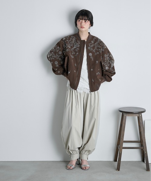 THE Yon ブルゾン アウター ビジューアクセントジップアップブルゾン