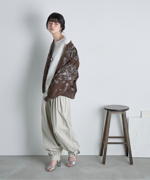 THE Yon ブルゾン アウター ビジューアクセントジップアップブルゾン