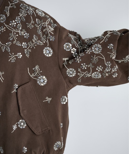 THE Yon ブルゾン アウター ビジューアクセントジップアップブルゾン