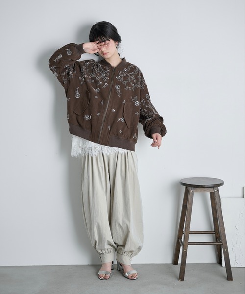 THE Yon ブルゾン アウター ビジューアクセントジップアップブルゾン