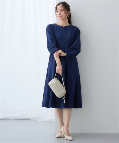 極美品　自由区　 クラスラウンジ　ワンピース　ストレッチ　ロングワンピース　38 7days Life Styling ワンピース 卒業式 「UVカット」袖ボリューム