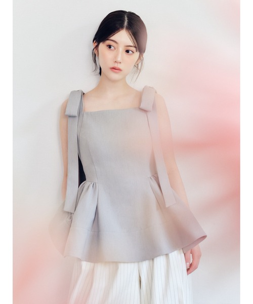 【未使用新品】FRAY ID ペプラムリボントップ FRAY I.D（フレイアイディー）の「ペプラムリボントップス