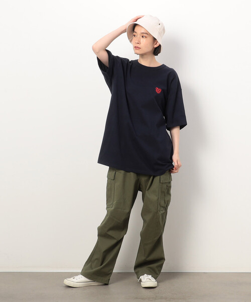 ベージュ ハートプリント Tシャツ Sサイズ Purple&Yellow tシャツ ハートロゴプリント ロング丈半袖T