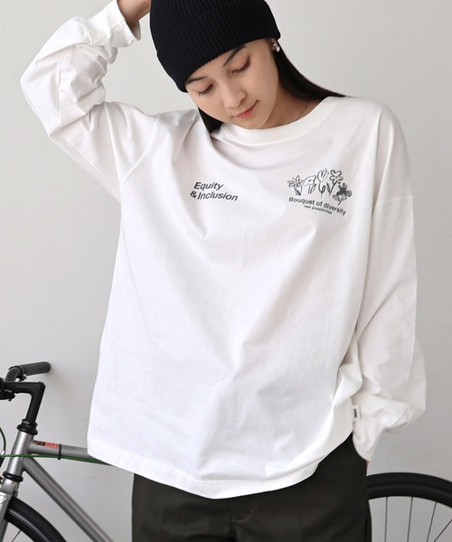 多様な ANME ロゴフラワーイラストプリント長袖Tシャツ tシャツ アイドル