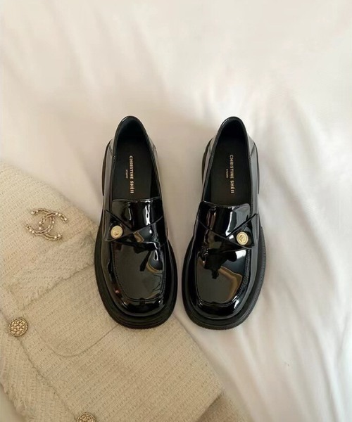シューズ 「NiiNa」「高品質牛革」ボタン付きレザーローフー レディース