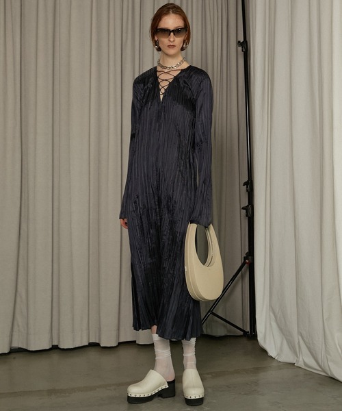 ドレス ランダムプリーツレースアップドレス / Random Pleat Lace-up Dressの画像