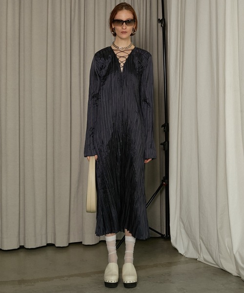ドレス ランダムプリーツレースアップドレス / Random Pleat Lace-up Dressの画像