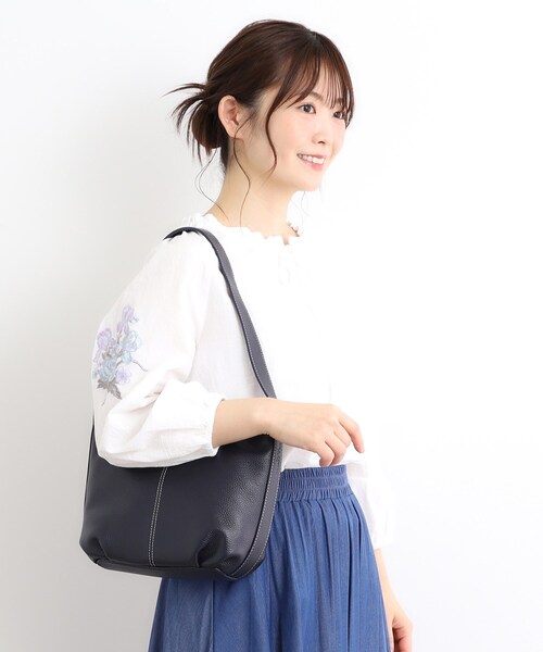 LAURA ASHLEY（ローラアシュレイ） ショルダーバッグ バッグ 「牛革